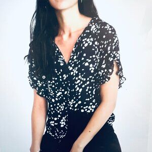 Madewell Memento Navy & White Ruffle Flutter Sleeve Top in Drifting Petals, L